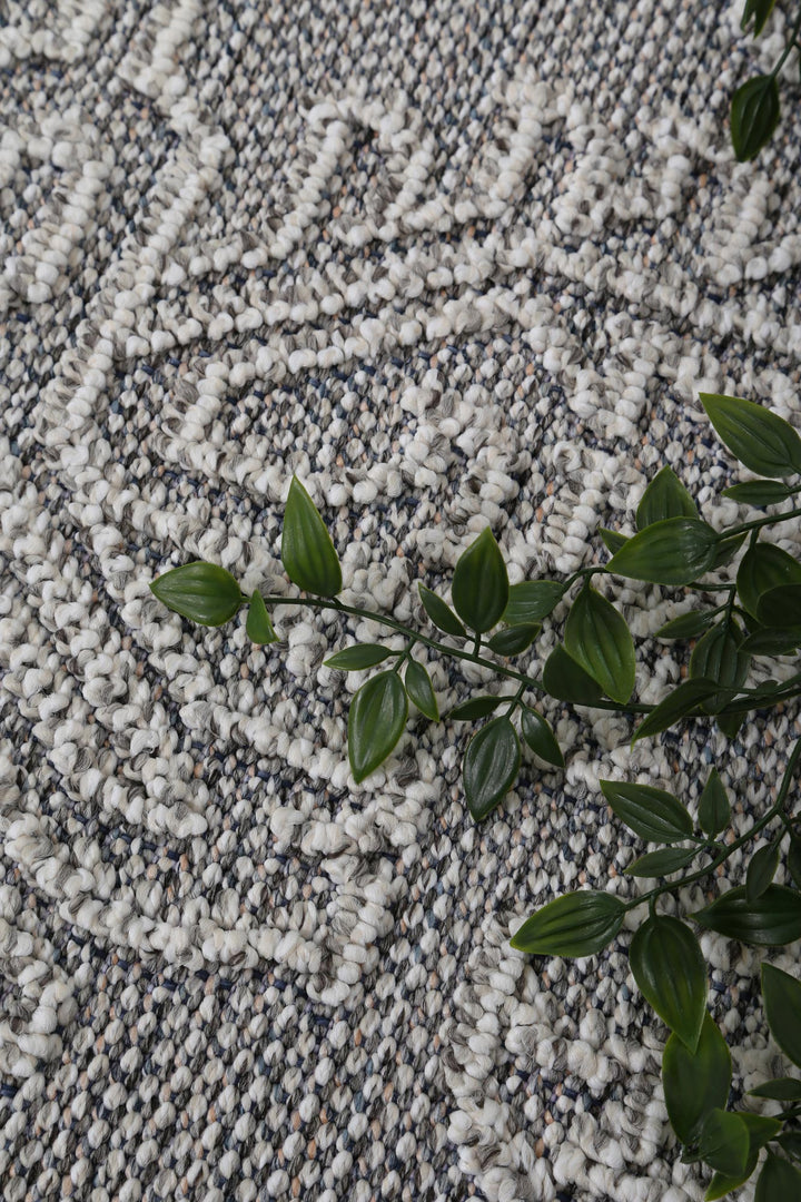 Yumi Bule Ash Tribal Flatweave Rug