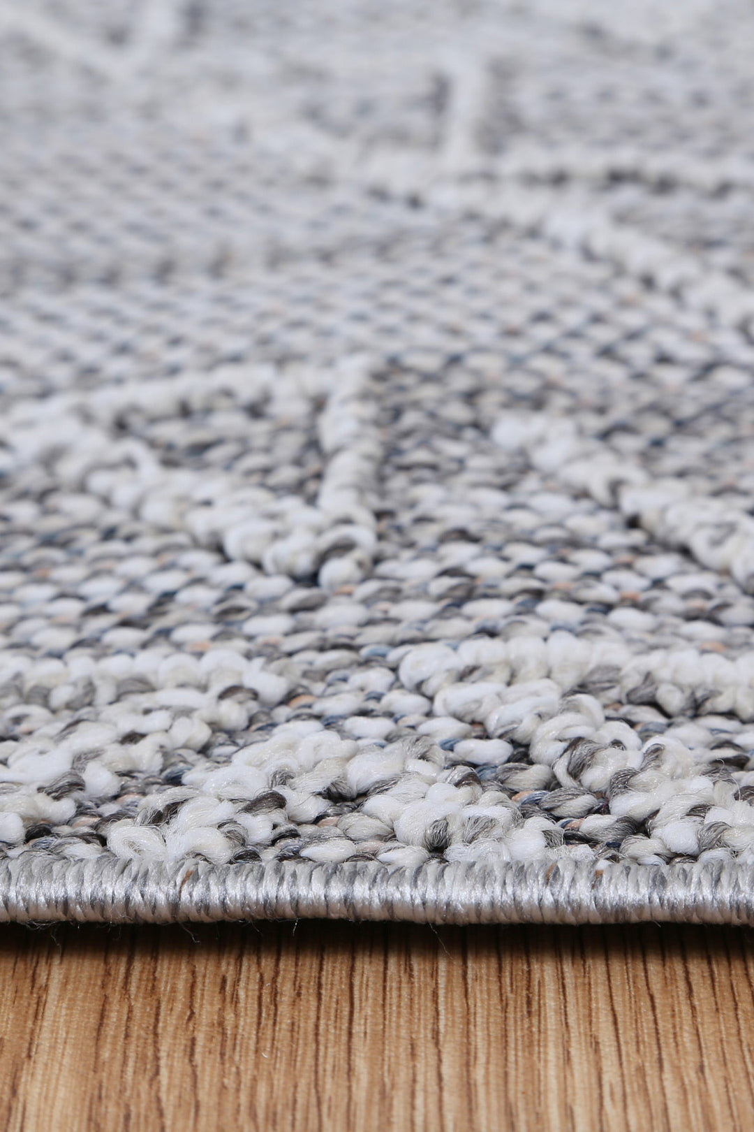 Yumi Kaua Ash Tribal Flatweave Rug