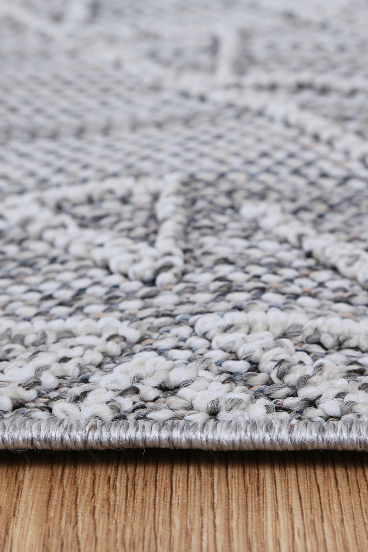 Yumi Kaua Ash Tribal Flatweave Rug