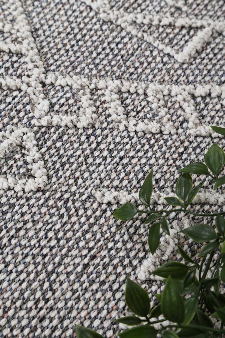 Yumi Kaua Ash Tribal Flatweave Rug