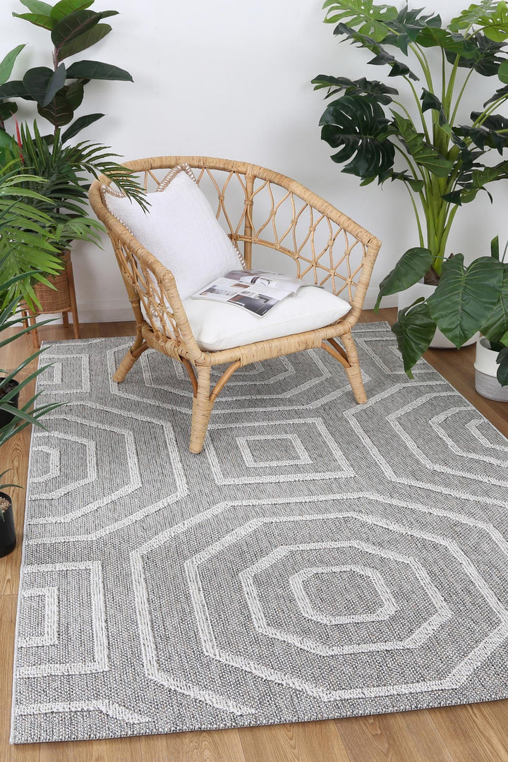 Yumi Devesi Grey Geometric Flatweave Rug