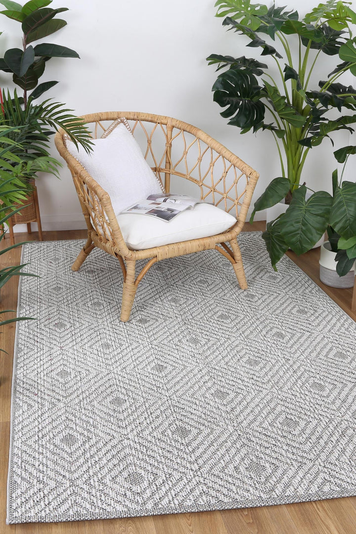 Yumi Walasi Ash Geometric Flatweave Rug