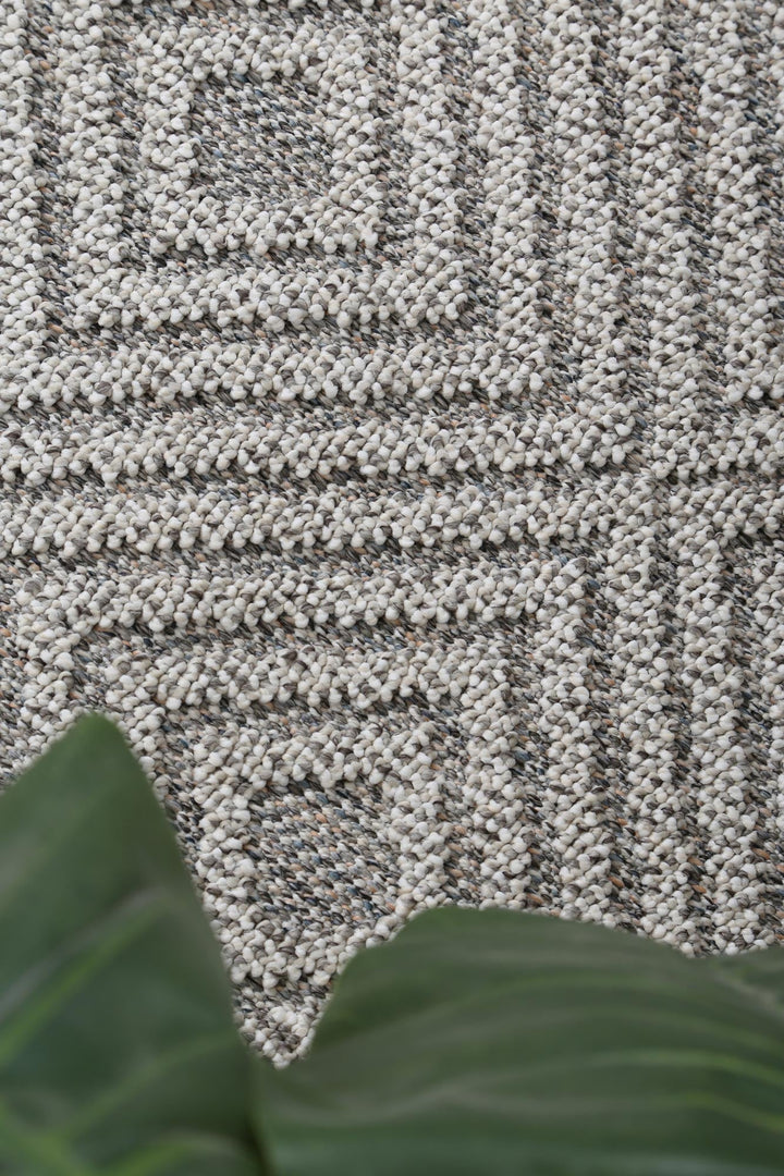 Yumi Walasi Ash Geometric Flatweave Rug