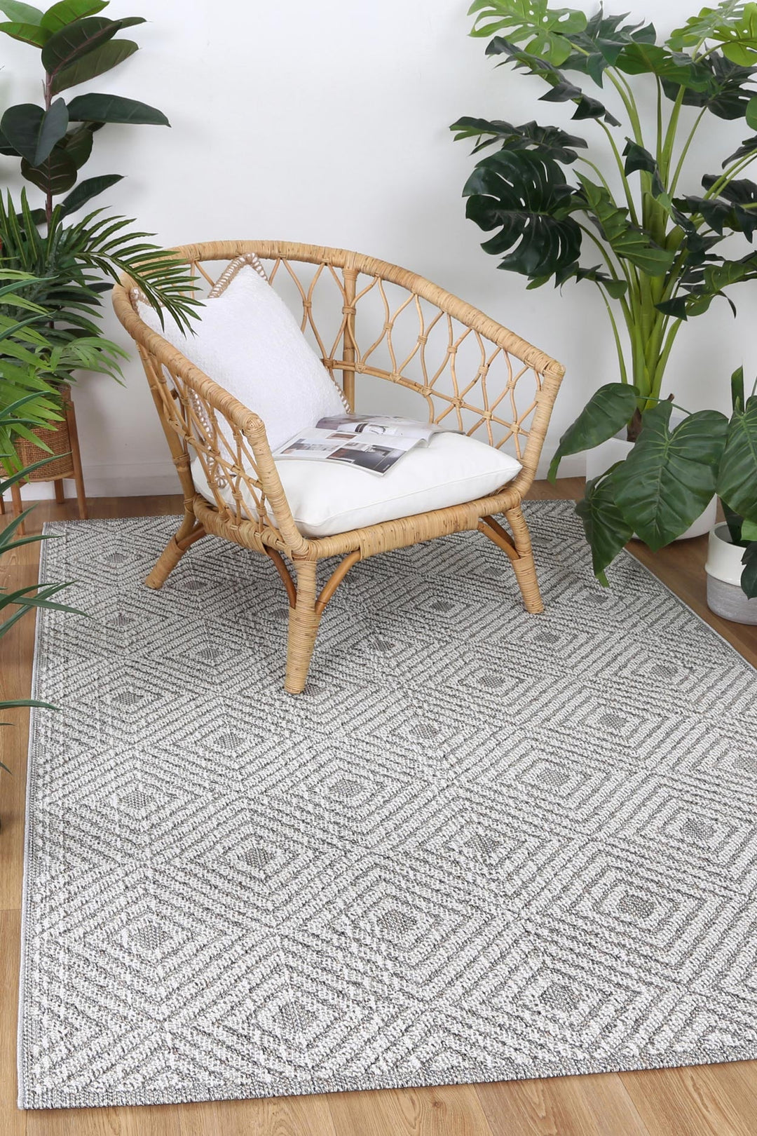 Yumi Fugui Grey Geometric Flatweave Rug