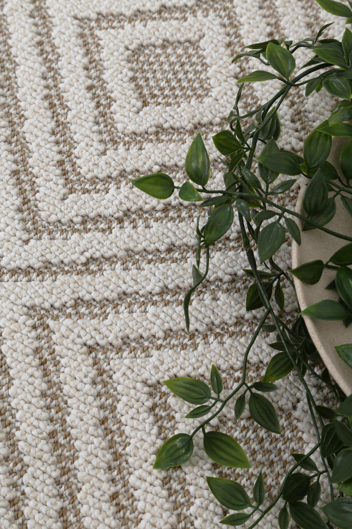 Yumi Wickham Beige Geometric Flatweave Rug