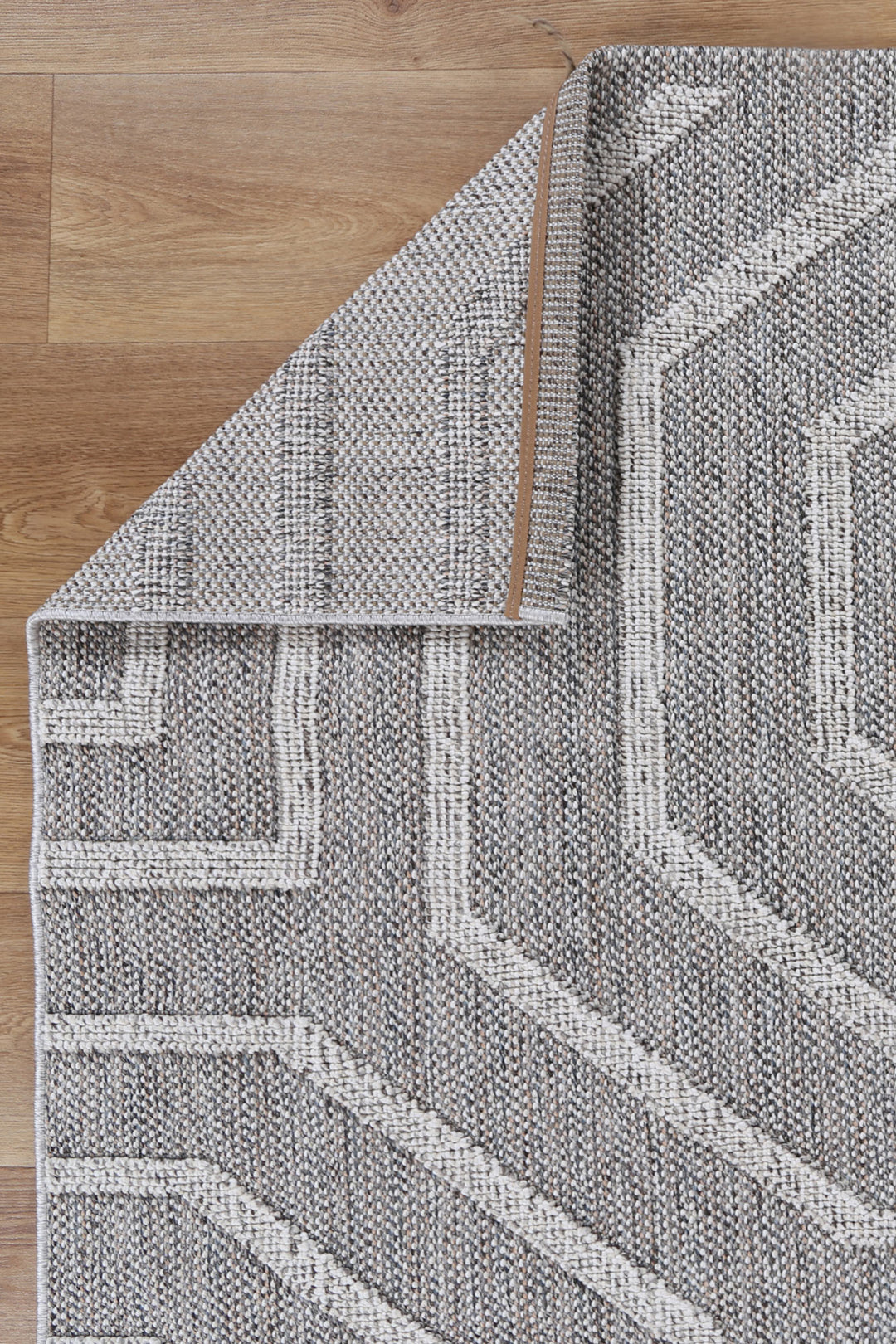Yumi Devesi Grey Geometric Flatweave Rug