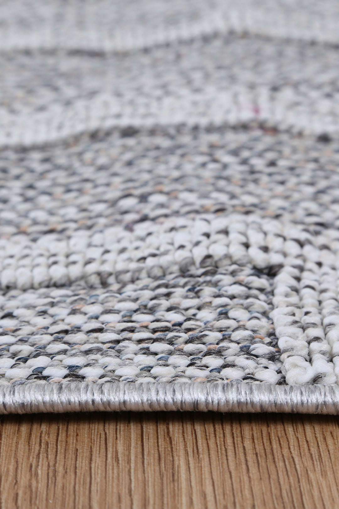 Yumi Devesi Grey Geometric Flatweave Rug