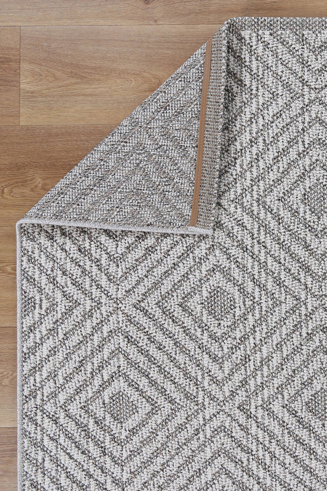 Yumi Walasi Ash Geometric Flatweave Rug