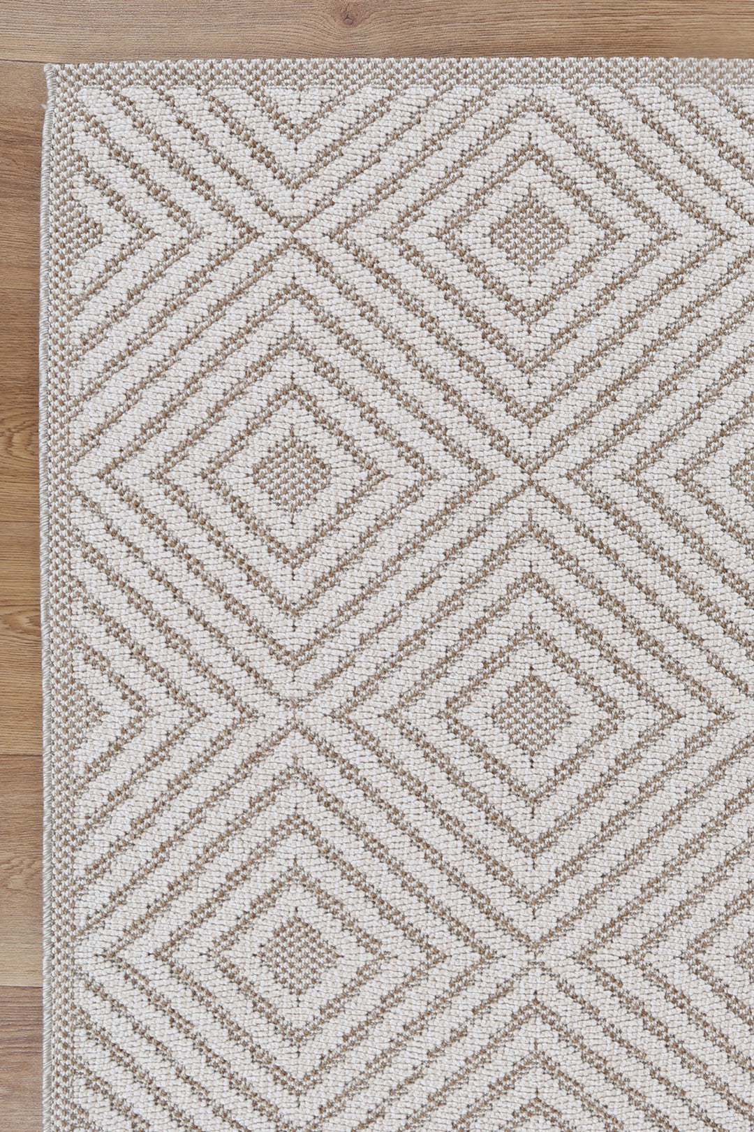 Yumi Wickham Beige Geometric Flatweave Rug